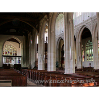 St Mary the Virgin, Saffron Walden Church – Interior 9: The arcades each consist of seven bays, and are very tall, with lozenge-shaped piers, which are accentuated by four attached shafts and then hollows and slender connecting mouldings making up the diagonals. The feeling of spaciousness created by the light entering through the clerestory windows in this church is breathtaking.