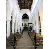 St John the Baptist, Thaxted Church – Interior 1: From Pevsner: "The arcades are the earliest element of the church. They date from c1340. The piers are quatrefoil with very thin shafts in the diagonals."