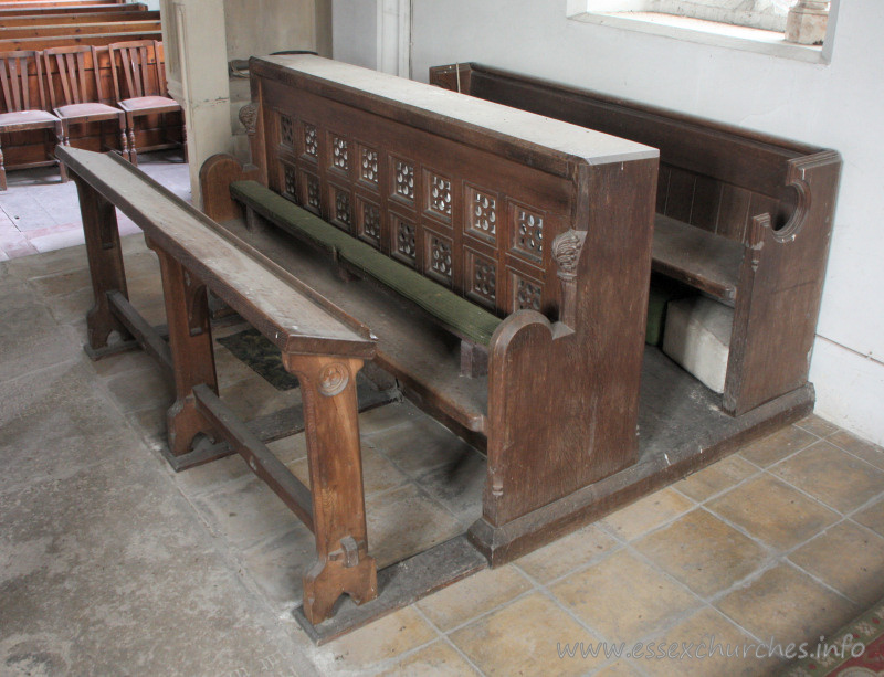 All Saints, North Benfleet Church – Although this church appears to have been redundant for over six years, its sign looks better than many of those still in service.