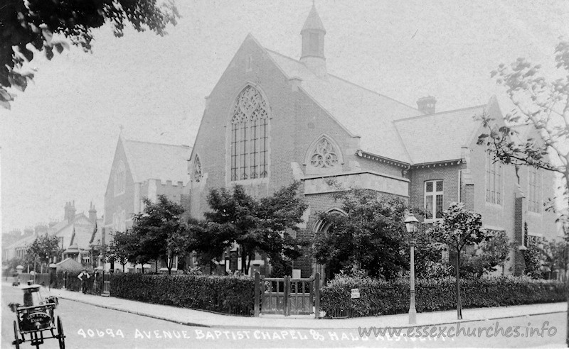 Avenue Baptist Church, Southend-on-Sea Church – This postcard scan was kindly supplied by Tony Brown of http://www.miltonconservationsociety.com.